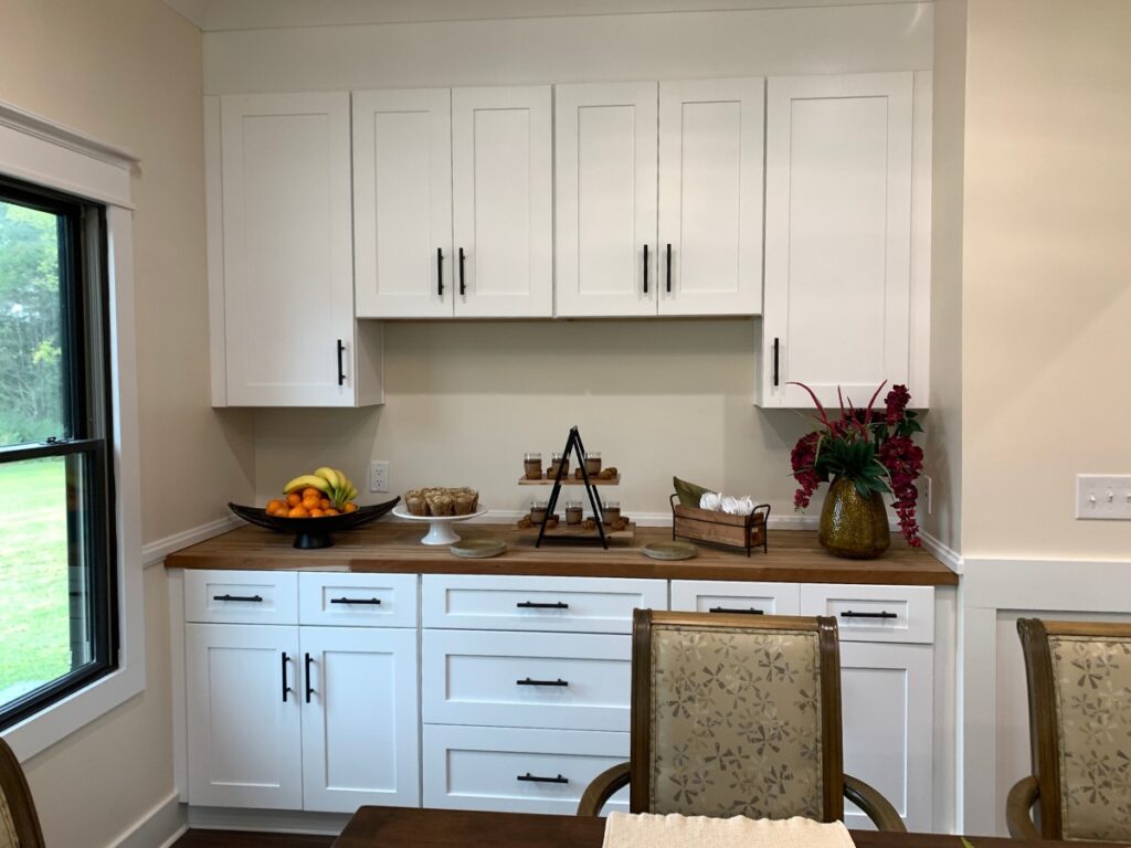 Glen Haven Huntersville assisted living dining sideboard pastries muffins fruit gourmet food quality