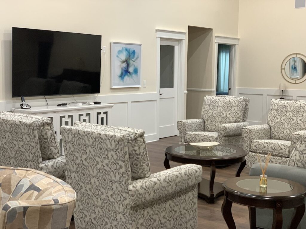 Glen Haven Huntersville assisted living great room common area television entertainment spacious