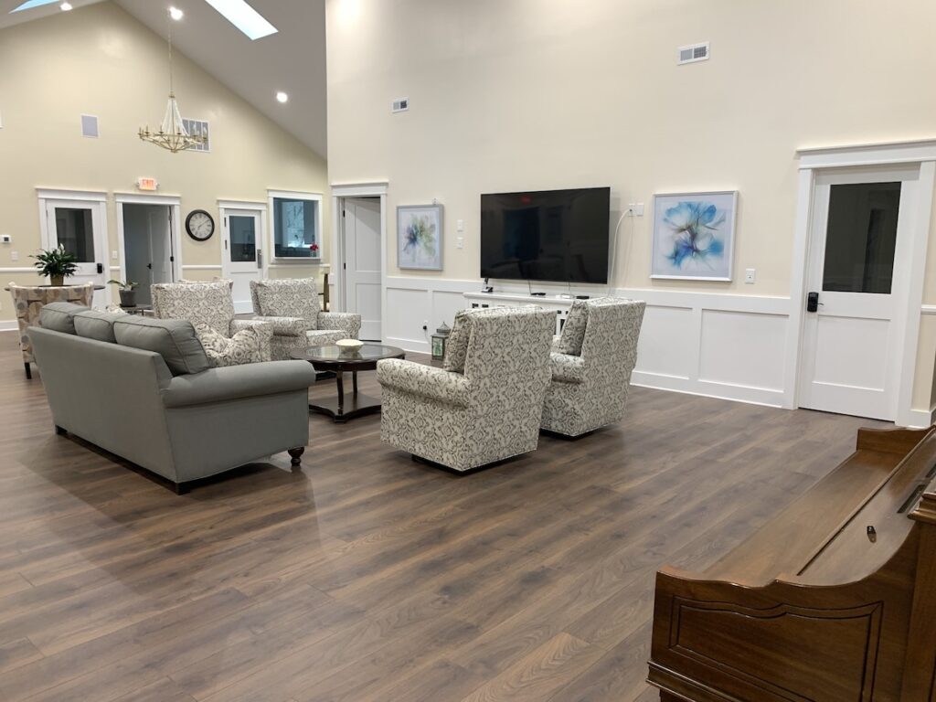 Glen Haven Huntersville assisted living great room vaulted ceiling spacious 5000 square feet open design